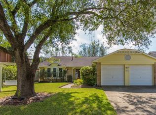 10912 Mesquite Dr, La Porte, TX 77571