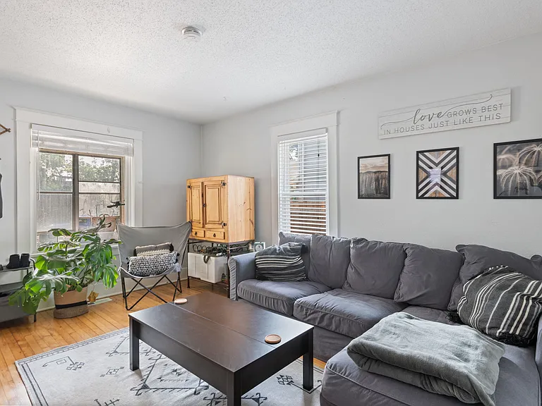618 Van Buren St NE #1 — Photo 1