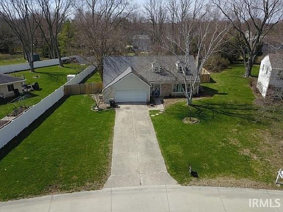 4th image of 3826 Turf Ln