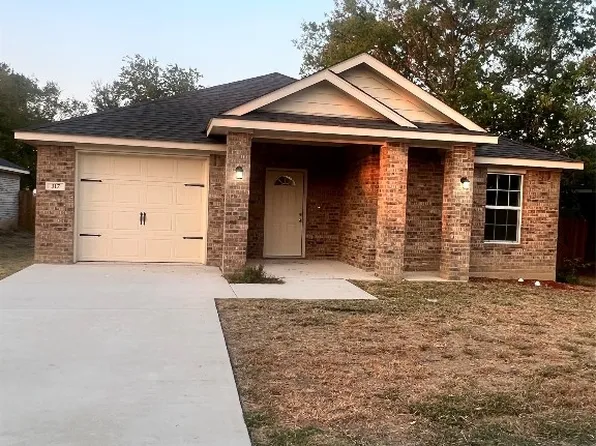 317 Runnells St, Terrell, TX 75160