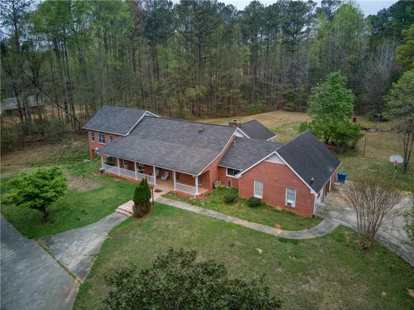 110 Melanie Ln, Fayetteville, GA 30214