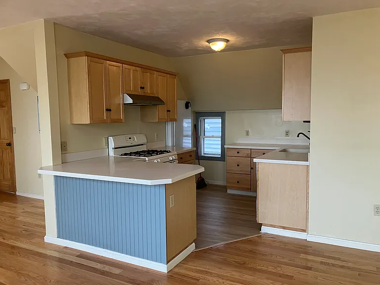 23 Herbert St #2 — Photo 4