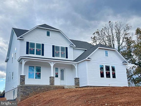 2nd image of 3 Strawberry Ln