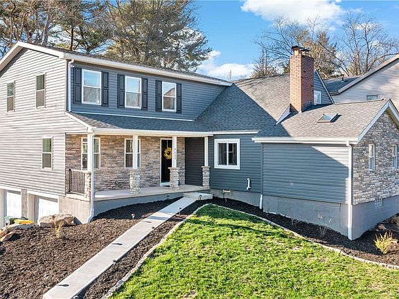 2nd image of 4689 Greenwood Dr