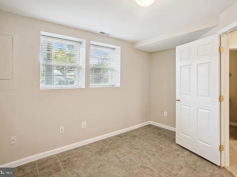 5528 Aeriel Pl — Photo 32