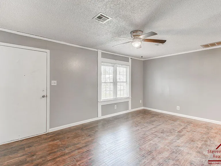 1806 NW Lincoln Ave — Photo 10