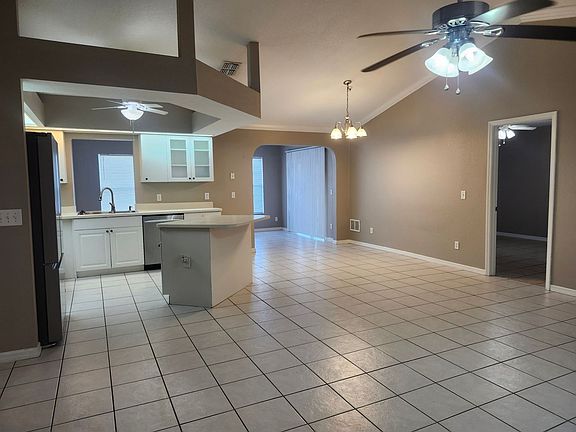 3rd image of 1707 SW 2nd Ter