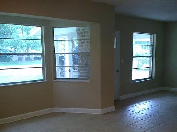 2nd image of 2642 Myrtle Ave