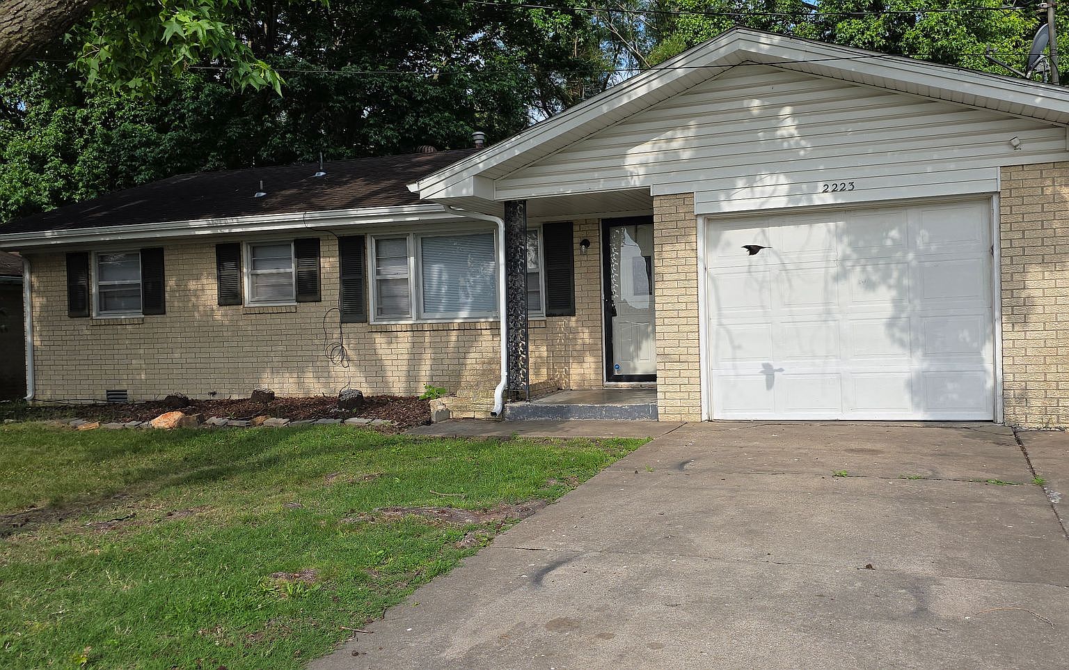 2223 N Link Ave, Springfield, MO 65803 | Zillow