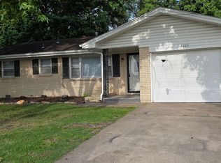 2223 N Link Ave, Springfield, MO 65803