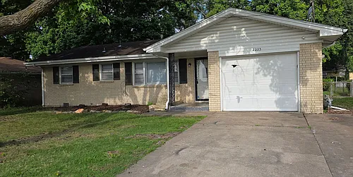 2223 N Link Ave Photo 1