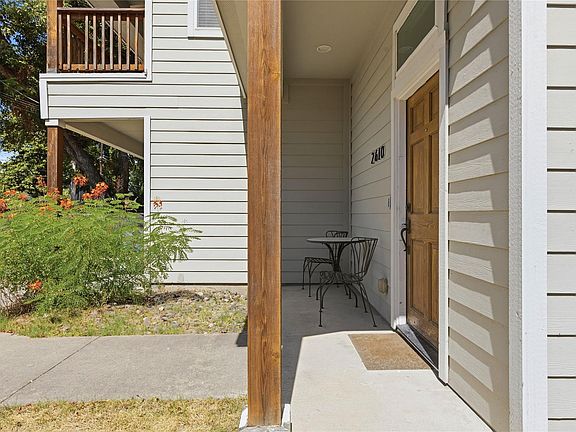 3rd image of 2610 Hidalgo St