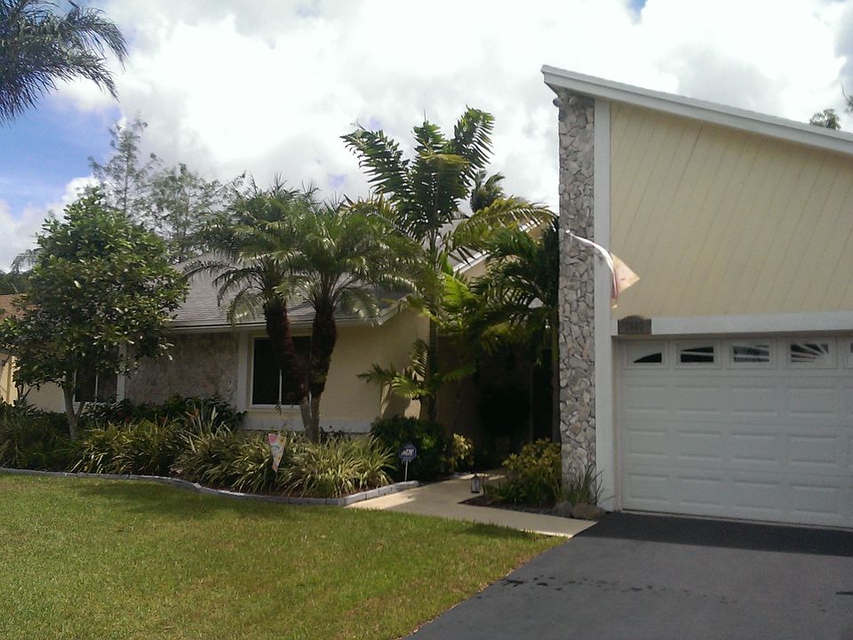1st image of 7880 NW 54th Ct