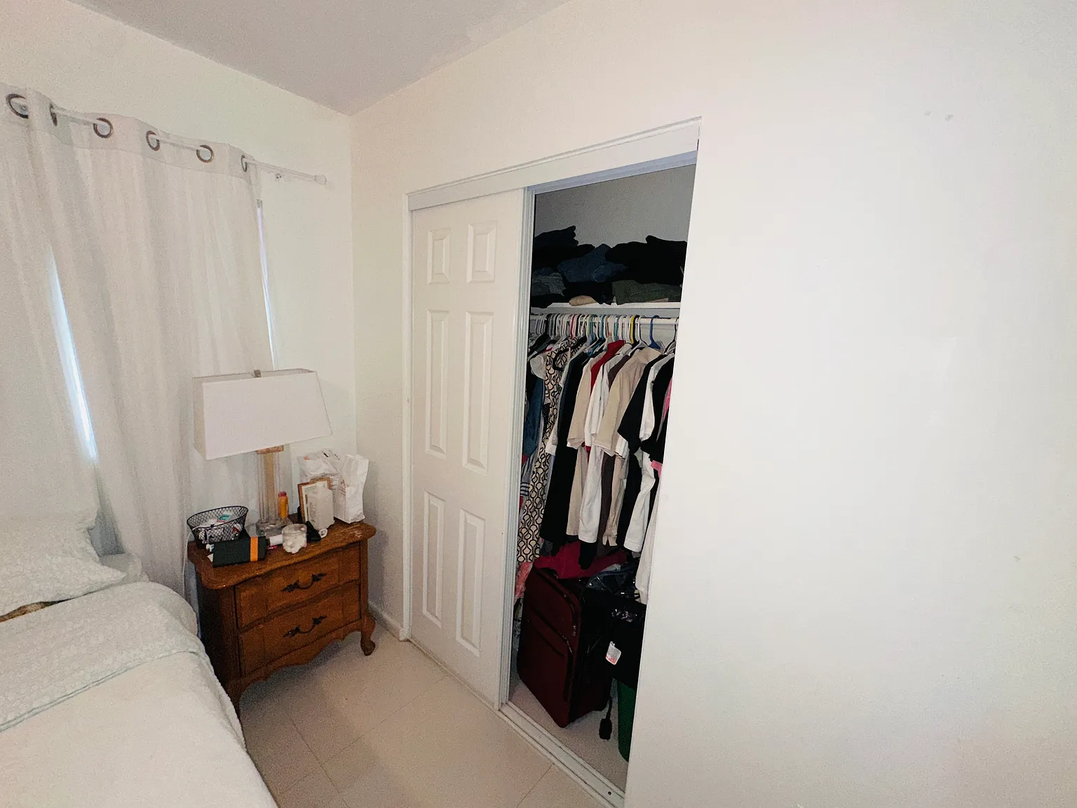 3 bed, 1044 sqft, $1,950 — Photo 2