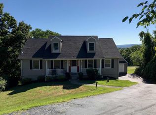 326 Sunset Hill Rd E, Fishkill, NY 12524