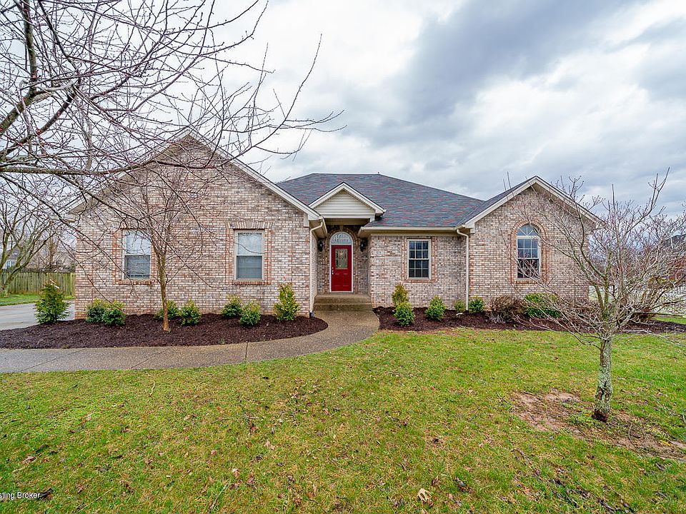1st image of 571 Blackberry Cir