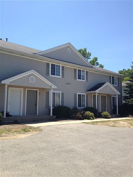 1st image of 4567 Bowen Blvd SE APT B