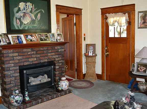 3rd image of 303 N 3rd St