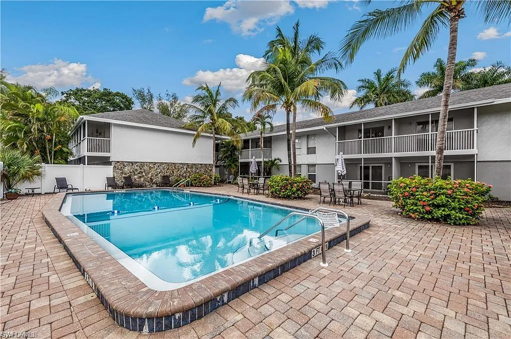 2 bed, 2.0 bath, 956 sqft, $1,500 — Photo 2