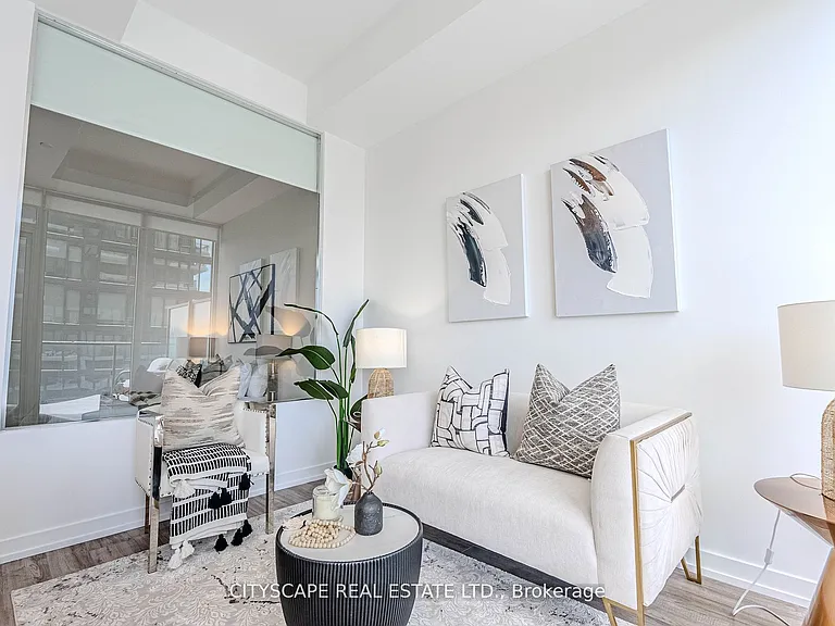 77 Shuter St #907 — Photo 22