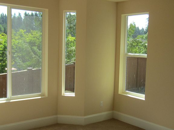 3rd image of 4228 Bainbridge Ct NE