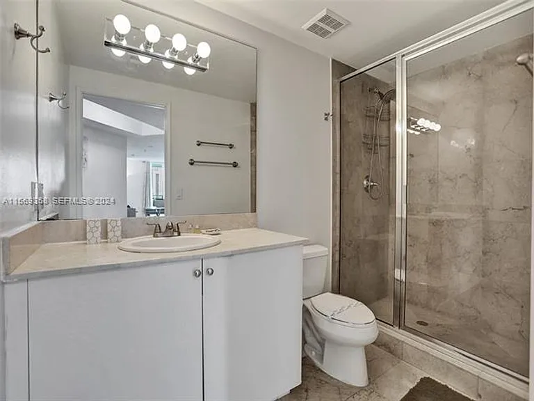 17555 Atlantic Blvd #1101 — Photo 38