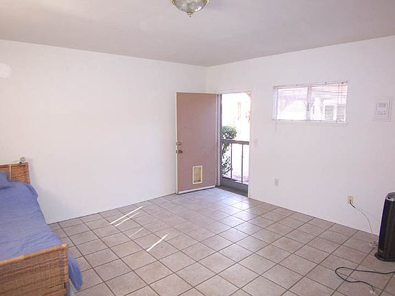 Living/Bedroom
