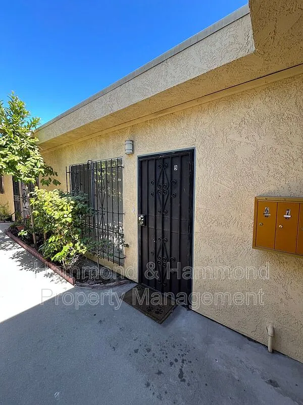 2 bed, 1.0 bath, 857 sqft, $1,995 — Photo 1