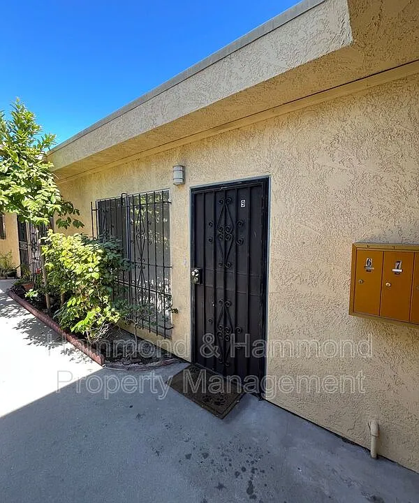 7924 Laurel Canyon Blvd #9