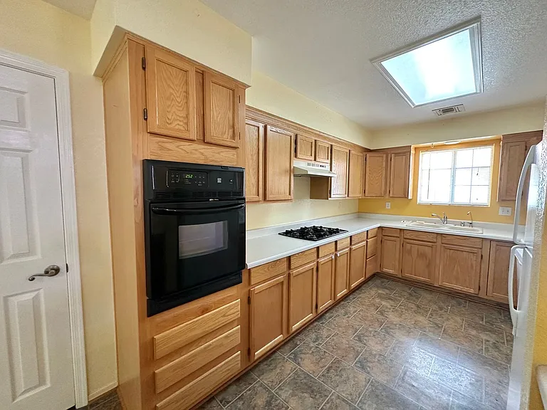 3905 Raymond Ave — Photo 14
