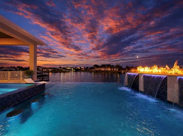 813 Manns Harbor Dr, Apollo Beach, FL 33572