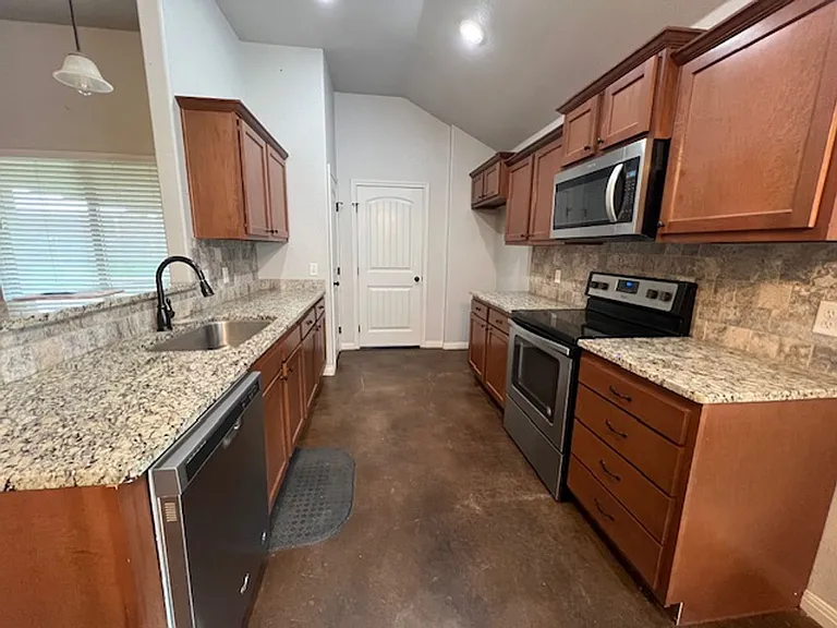 319 Foxtrot Ln — Photo 7