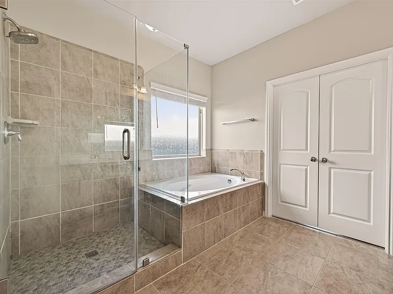 20427 Alpine Meadow Pl — Photo 32