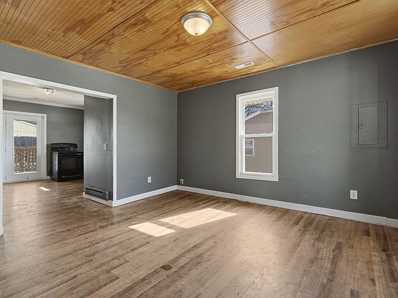 4th image of 2632 N Kellett Avenue