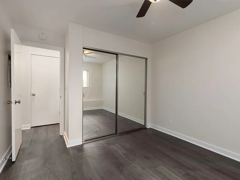 Cordova Apartments — Photo 49