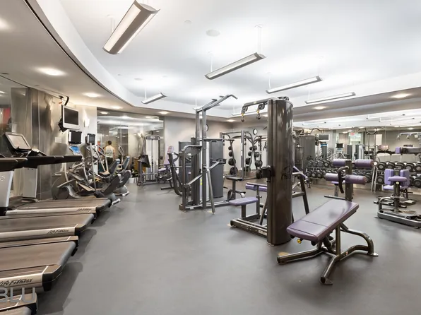 120 Riverside Boulevard image 17 of 24