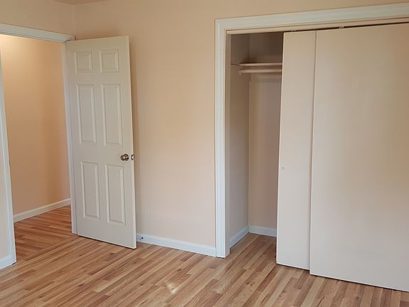 4th image of 14860 Hillcrest Ave