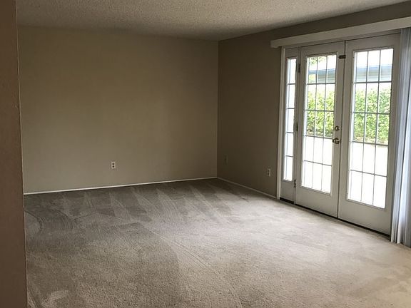 3rd image of 15508 SE 19th Cir