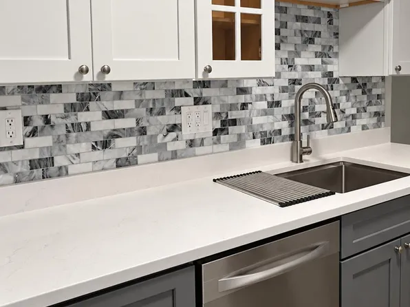 420 Woodward Rd APT 19, North Providence, RI 02904