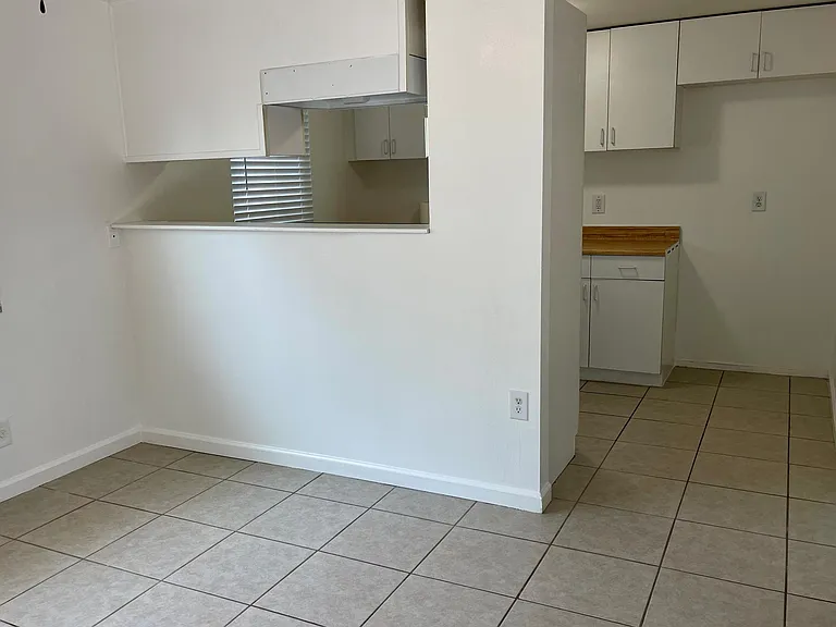 2064 E Evergreen St #2064 — Photo 6
