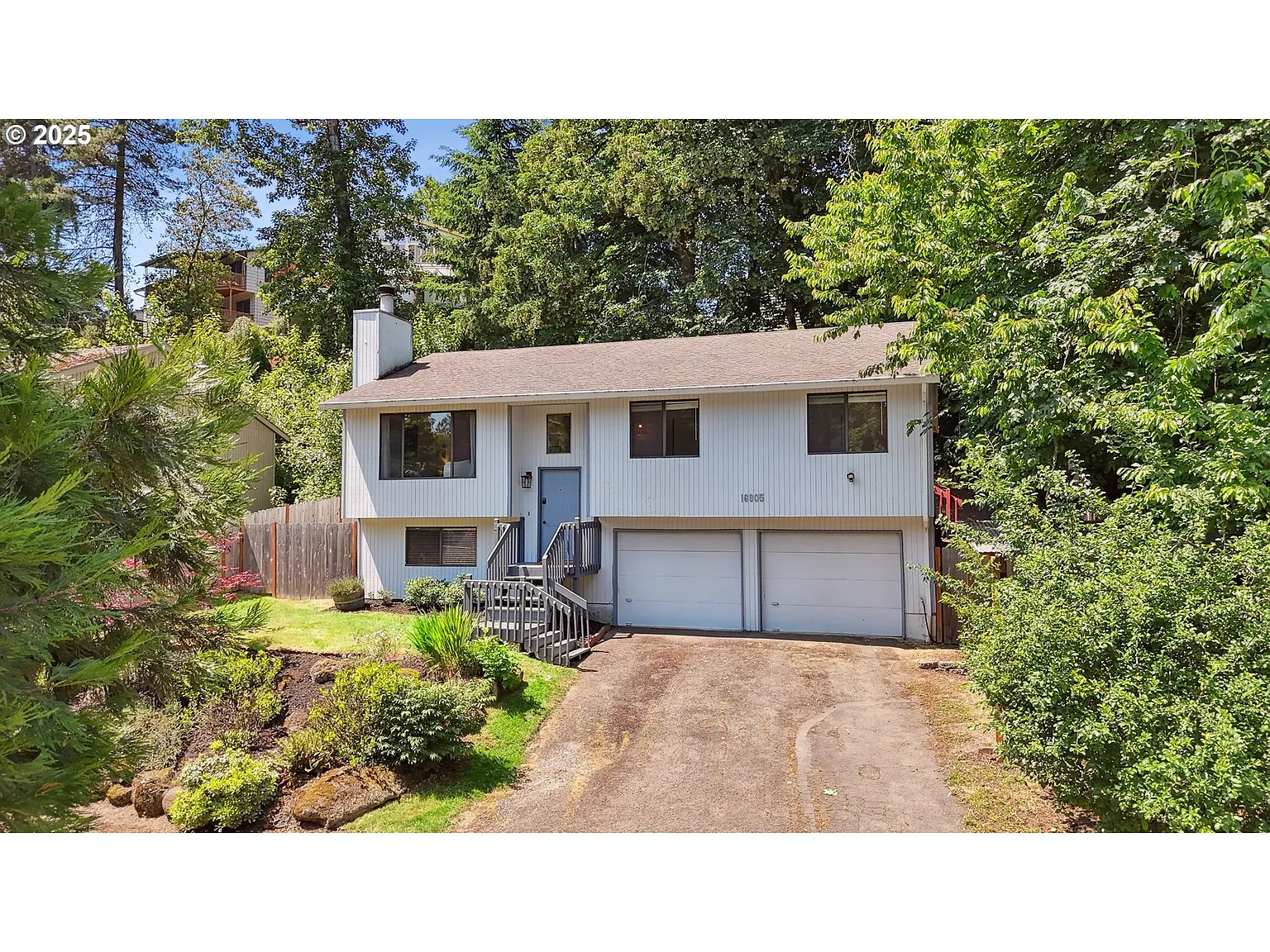 16905 Webster Rd photo 1