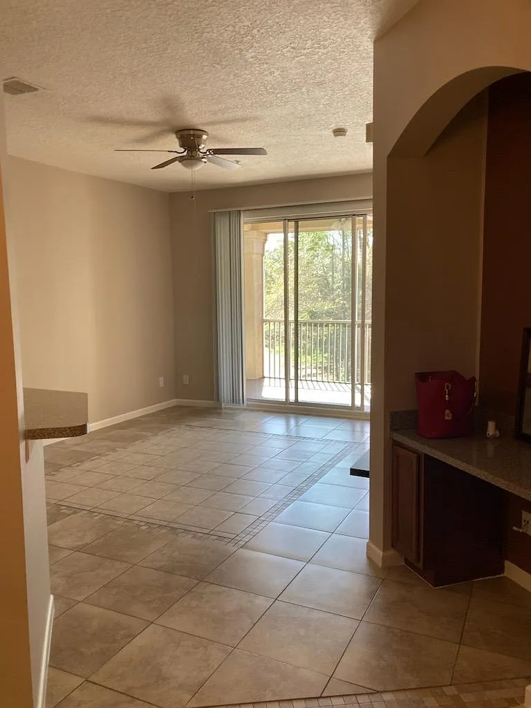 3 bed, 1369 sqft, $1,700 — Photo 4