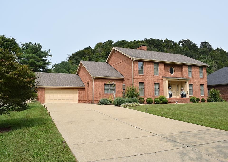 1st image of 136 Chestnut Dr