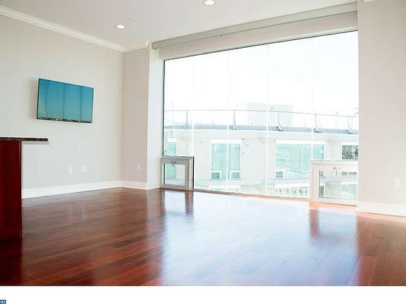 3rd image of 800 N Delaware Ave APT 805