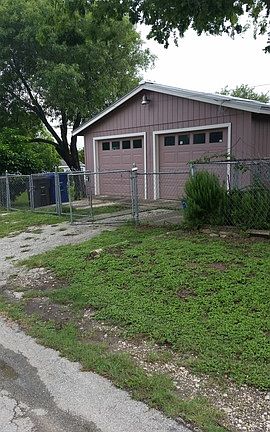 4th image of 3102 Perez St