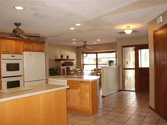 5th image of 7905 Willow Brook Ct