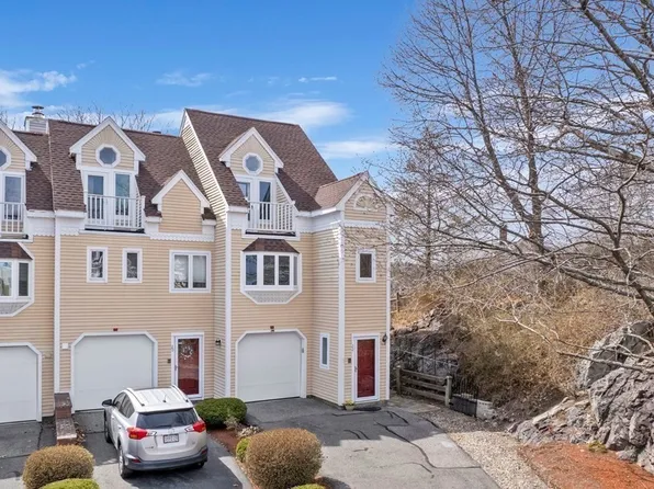 22 Village Ct, Malden, MA 02148