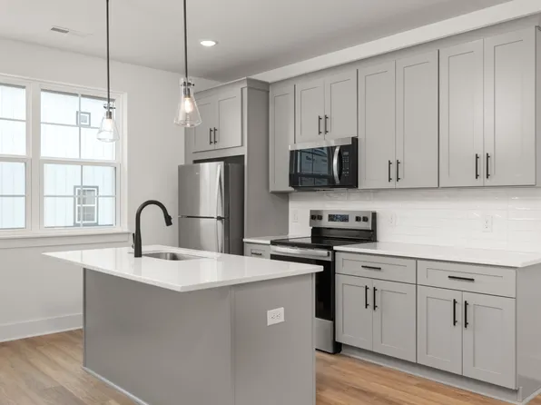 700 N Dupont Ave #210, Madison, TN 37115