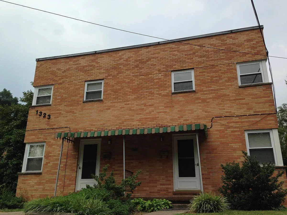 2 bed, 1.5 bath, 1730 sqft, $950 — Photo 2
