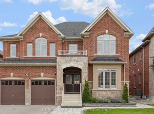 28 Samuel Cres, Springwater, ON L9X2A4